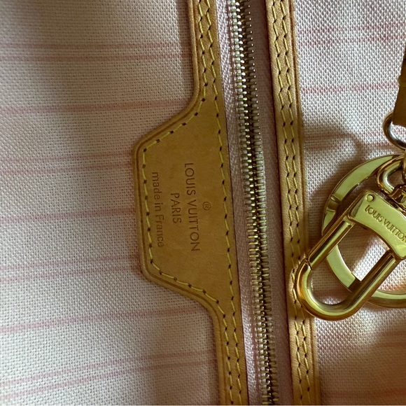 Louis Vuitton Beige and Brown Checkered Shoulder Bag - Picture 4 of 5